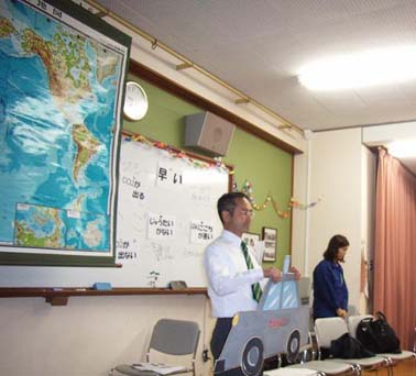 出前環境学習を行う山沢さん